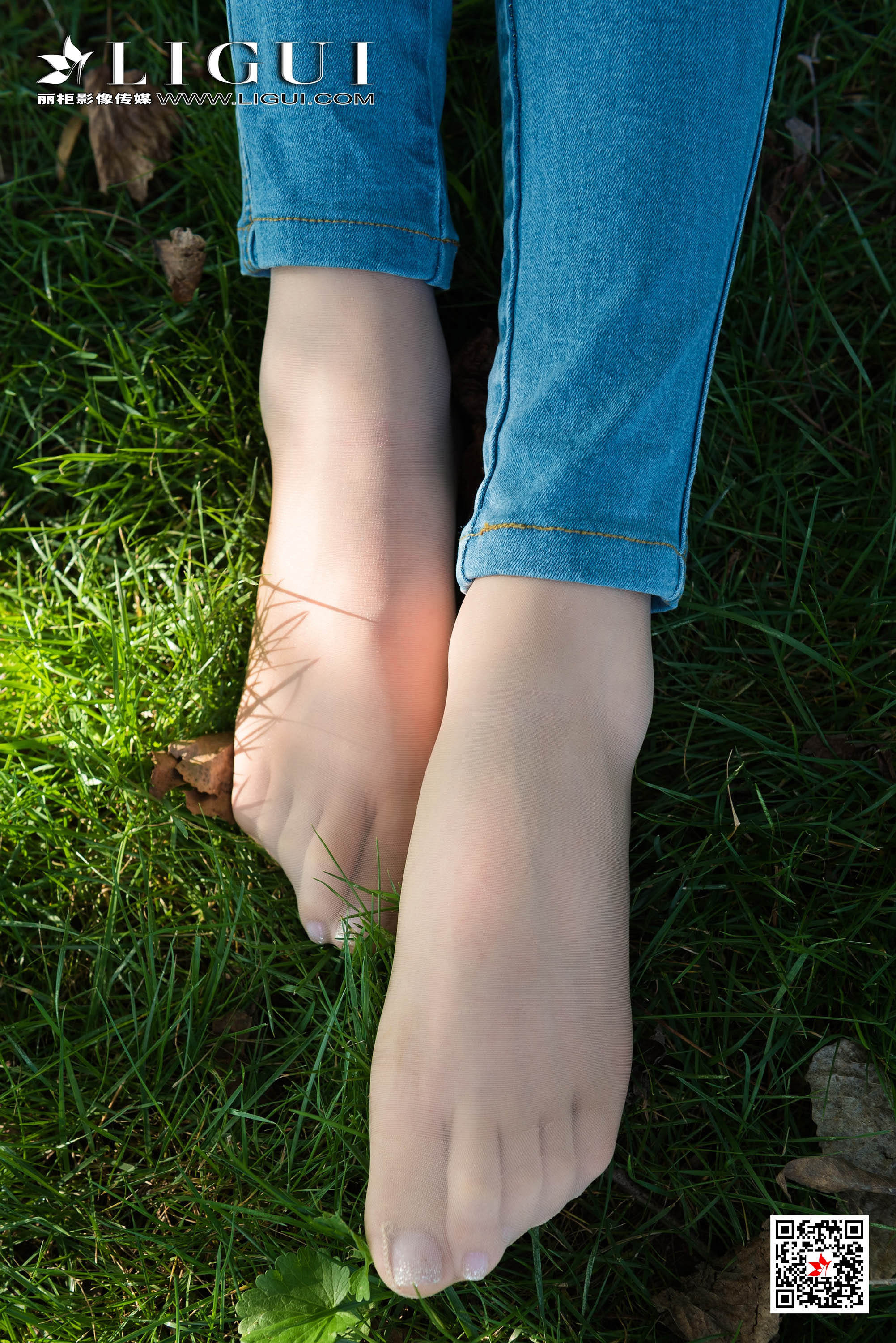 pretty lady dirty feet 166