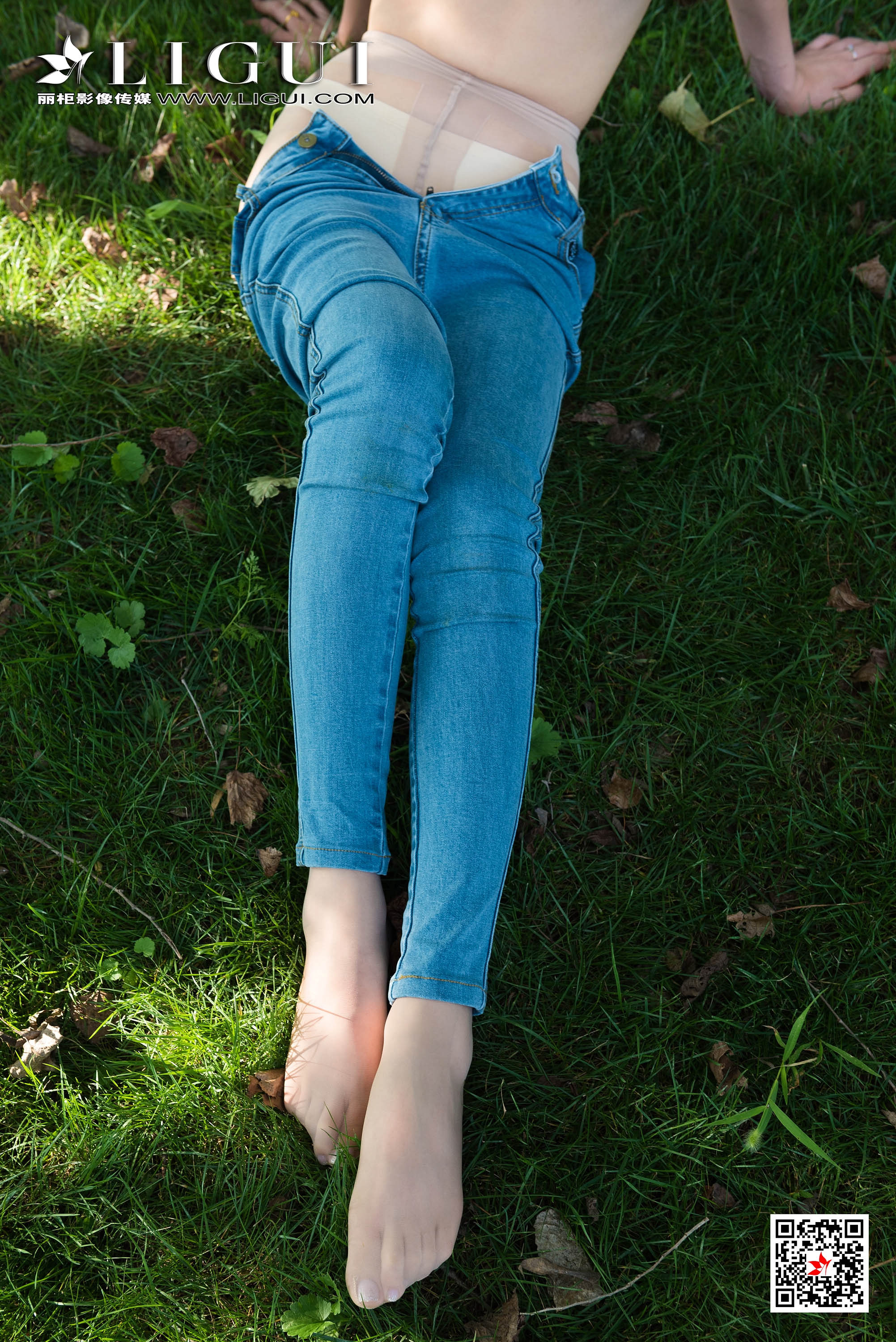 pretty lady dirty feet 166