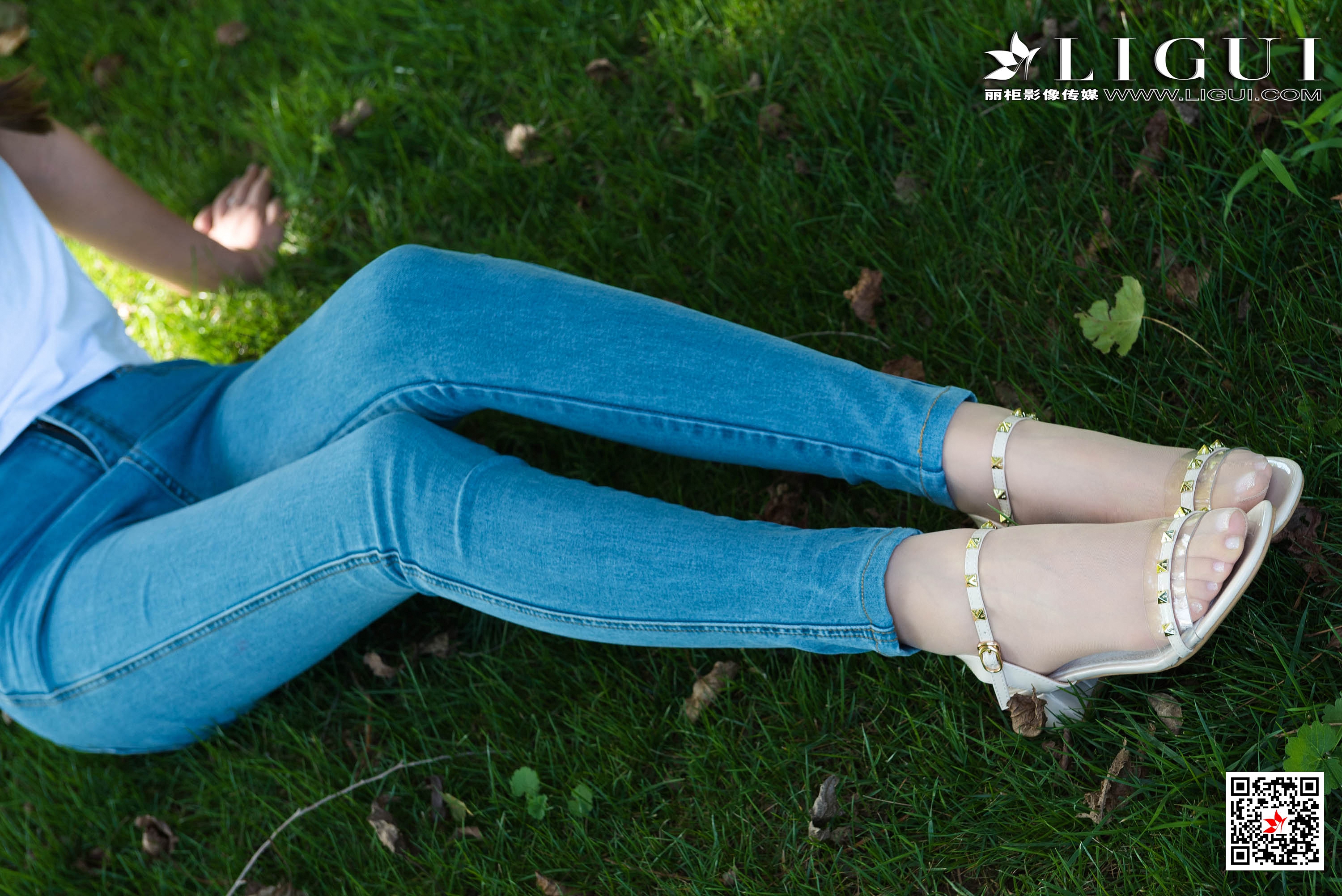 pretty lady dirty feet 166