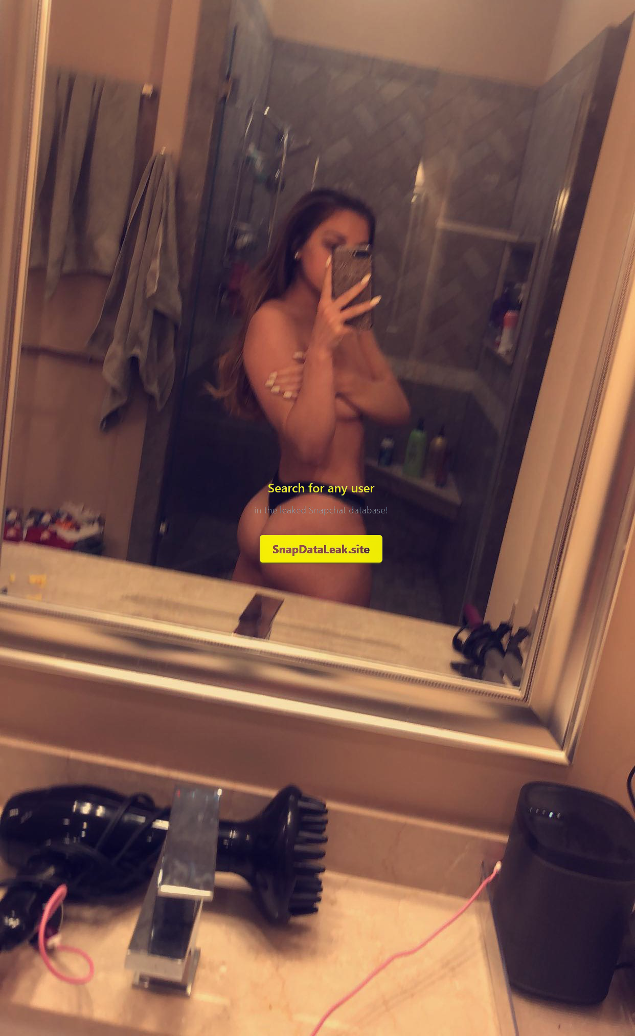 Stunning Girl (Leaked Snapchat)