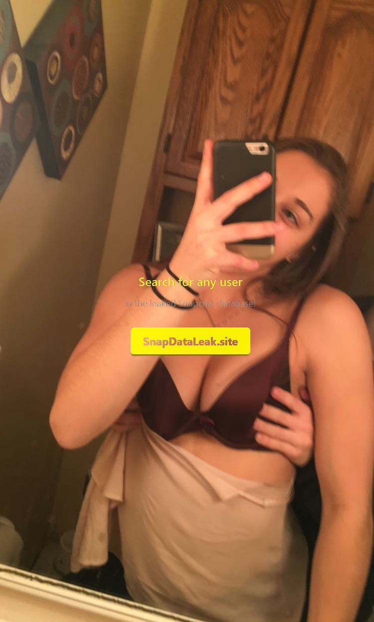 Stunning Girl (Leaked Snapchat)