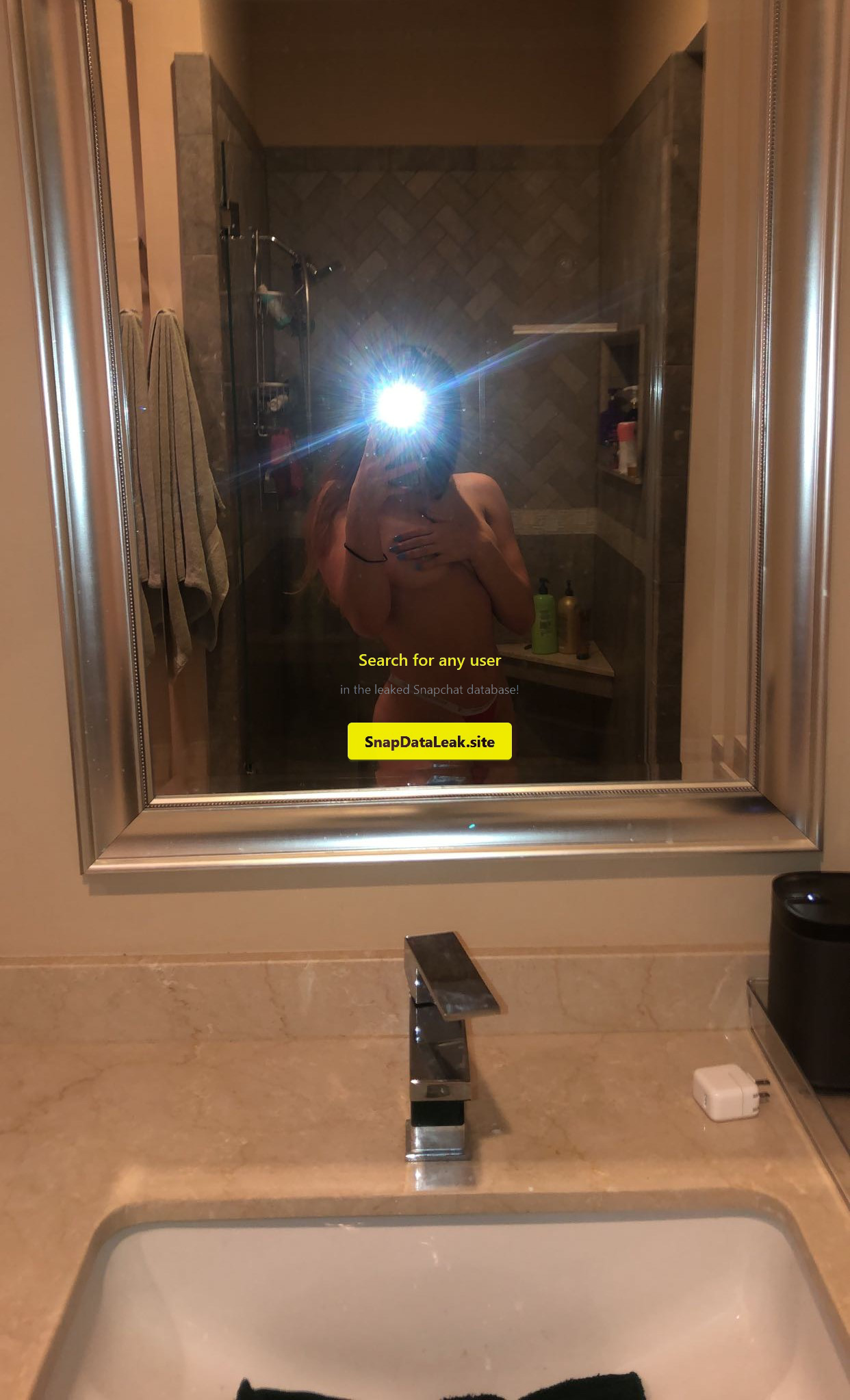 Stunning Girl (Leaked Snapchat)