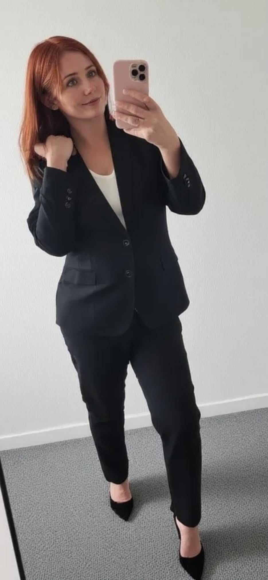 Emma - a Slutty Business Executive