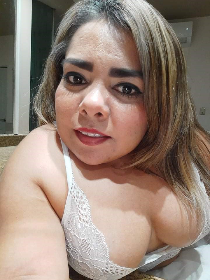 tetas de enana Almitha