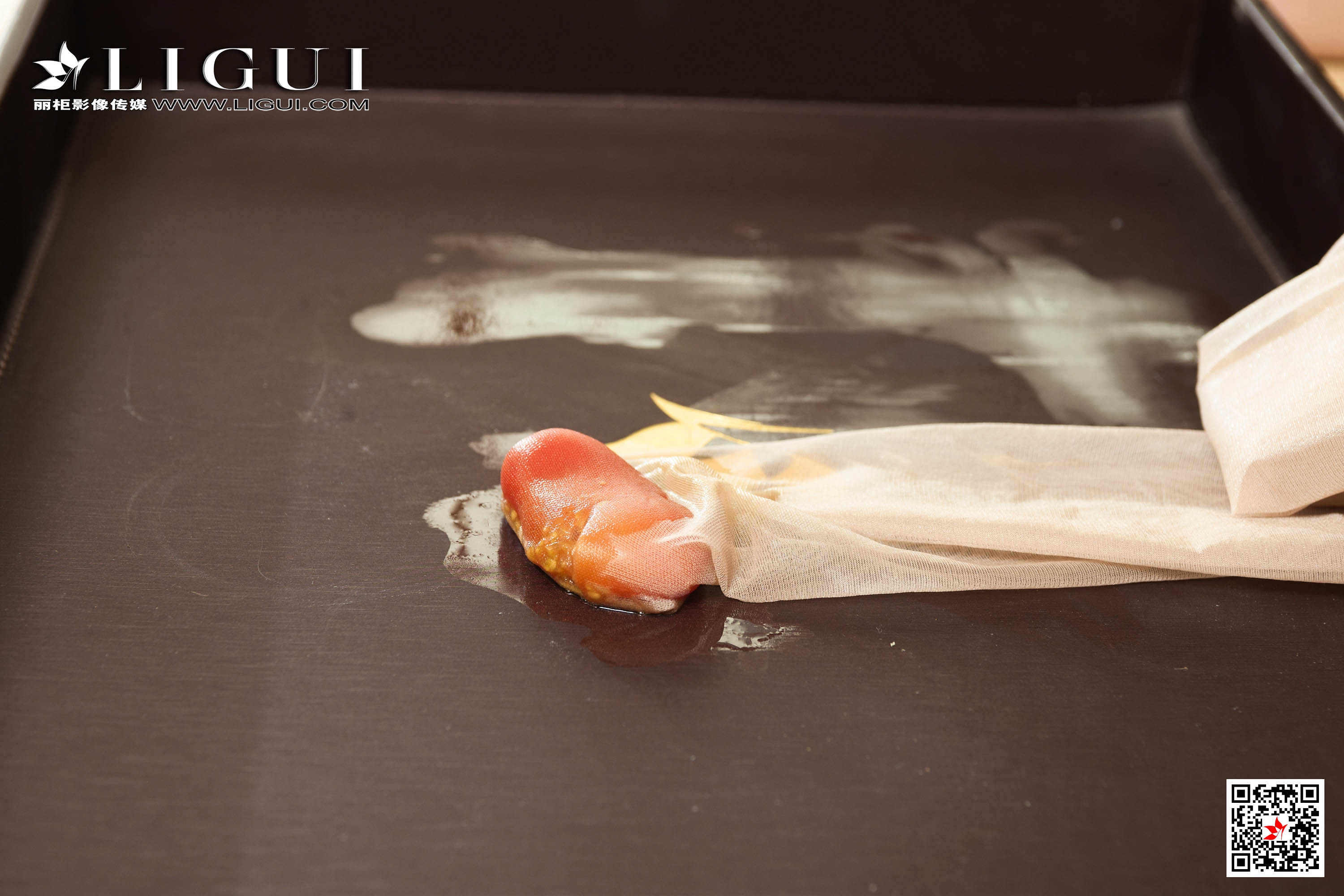 pretty lady dirty feet 167