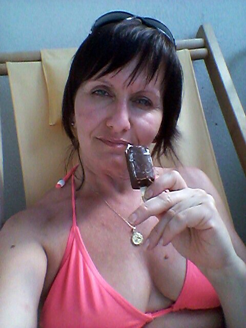 Lucy from Radka, Chech Republic, mature wife gets naked