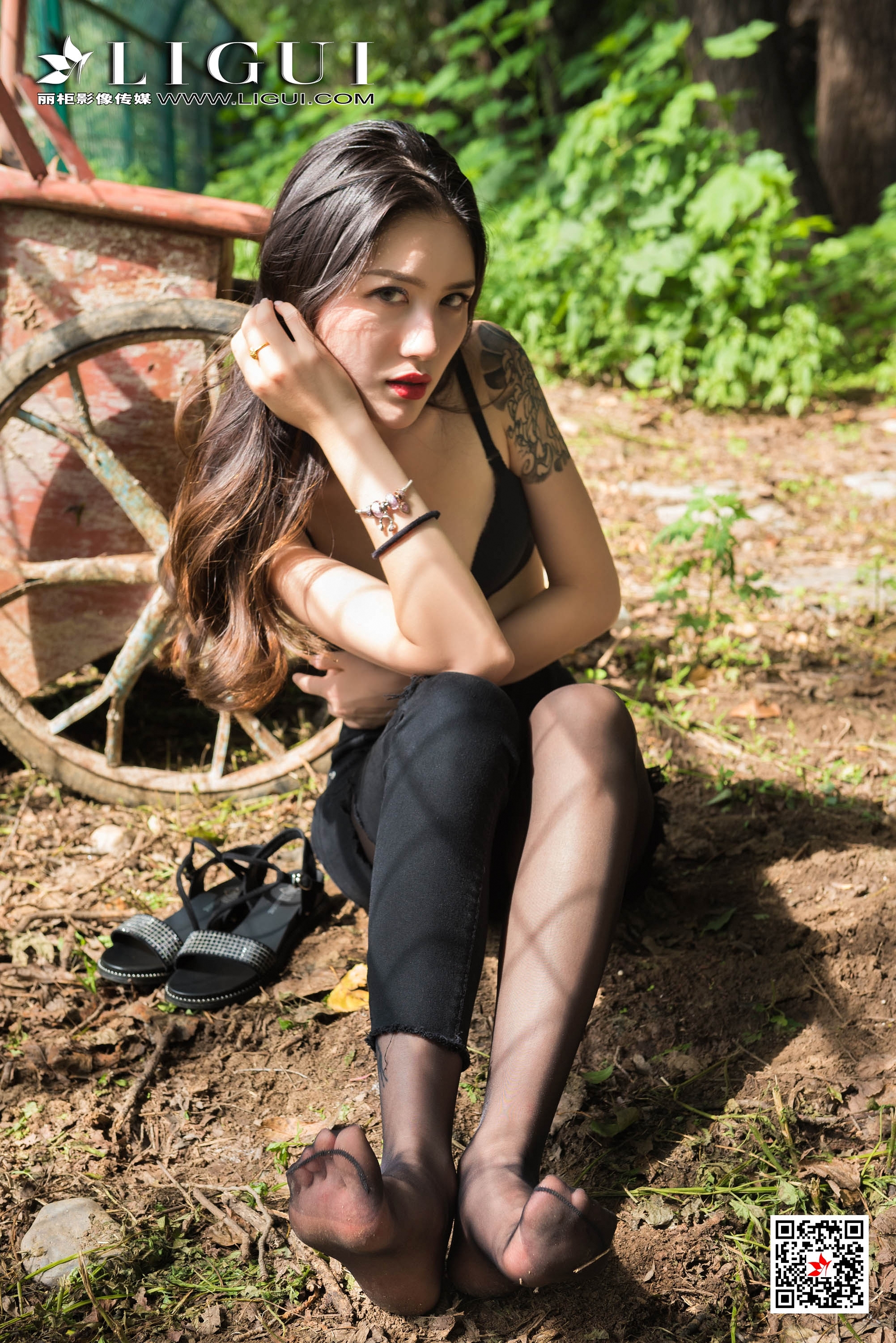 pretty lady dirty feet 169