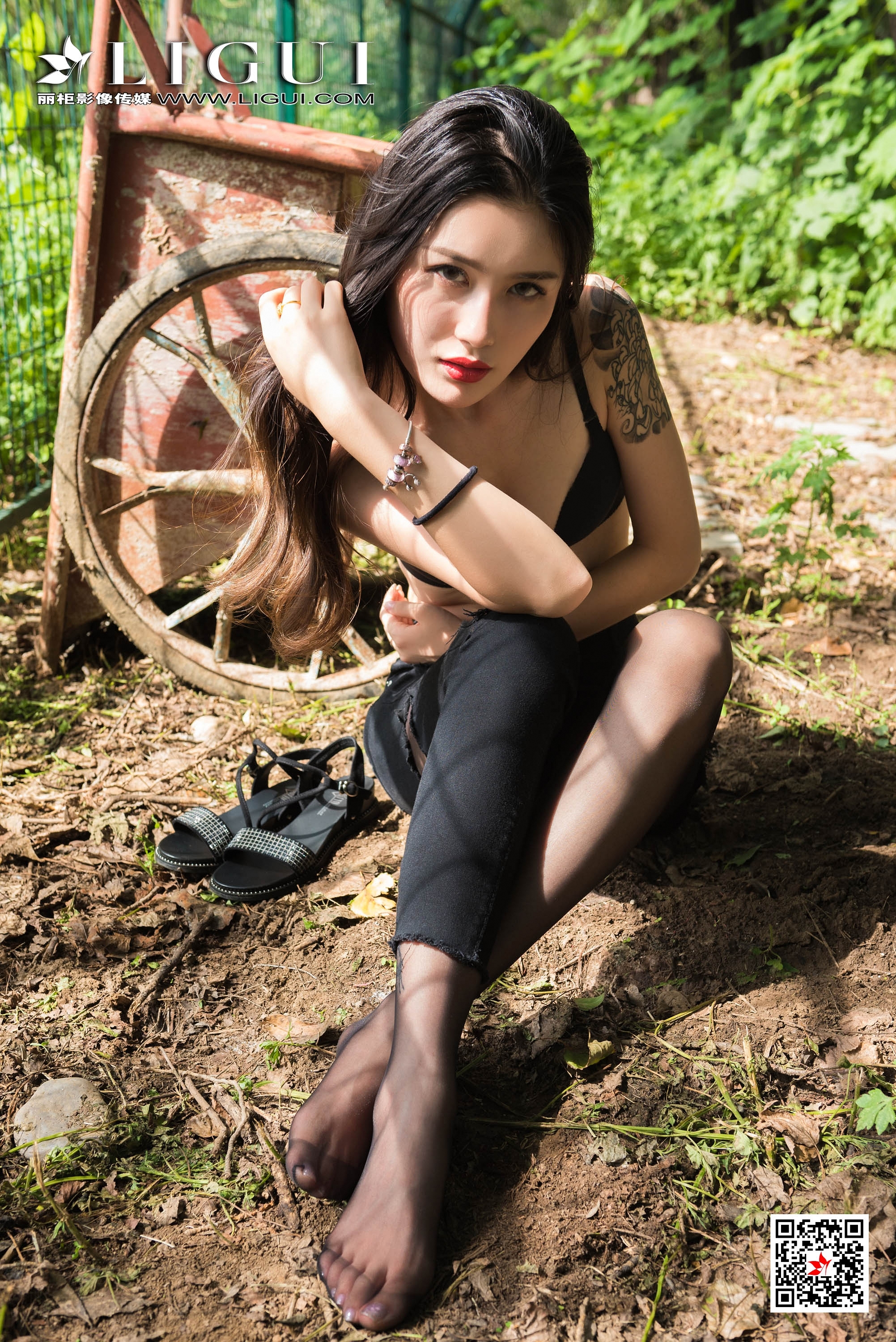 pretty lady dirty feet 169