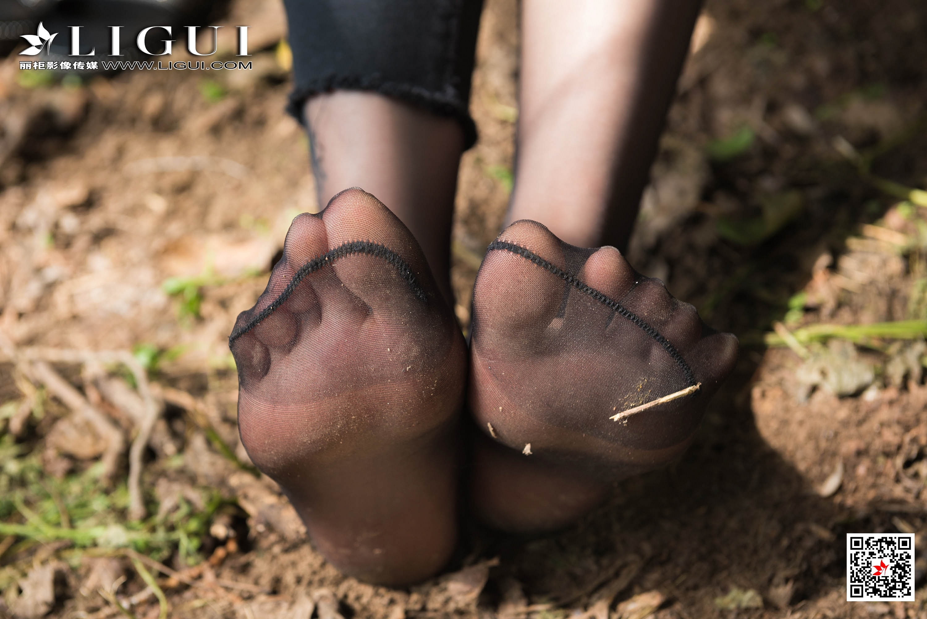 pretty lady dirty feet 169