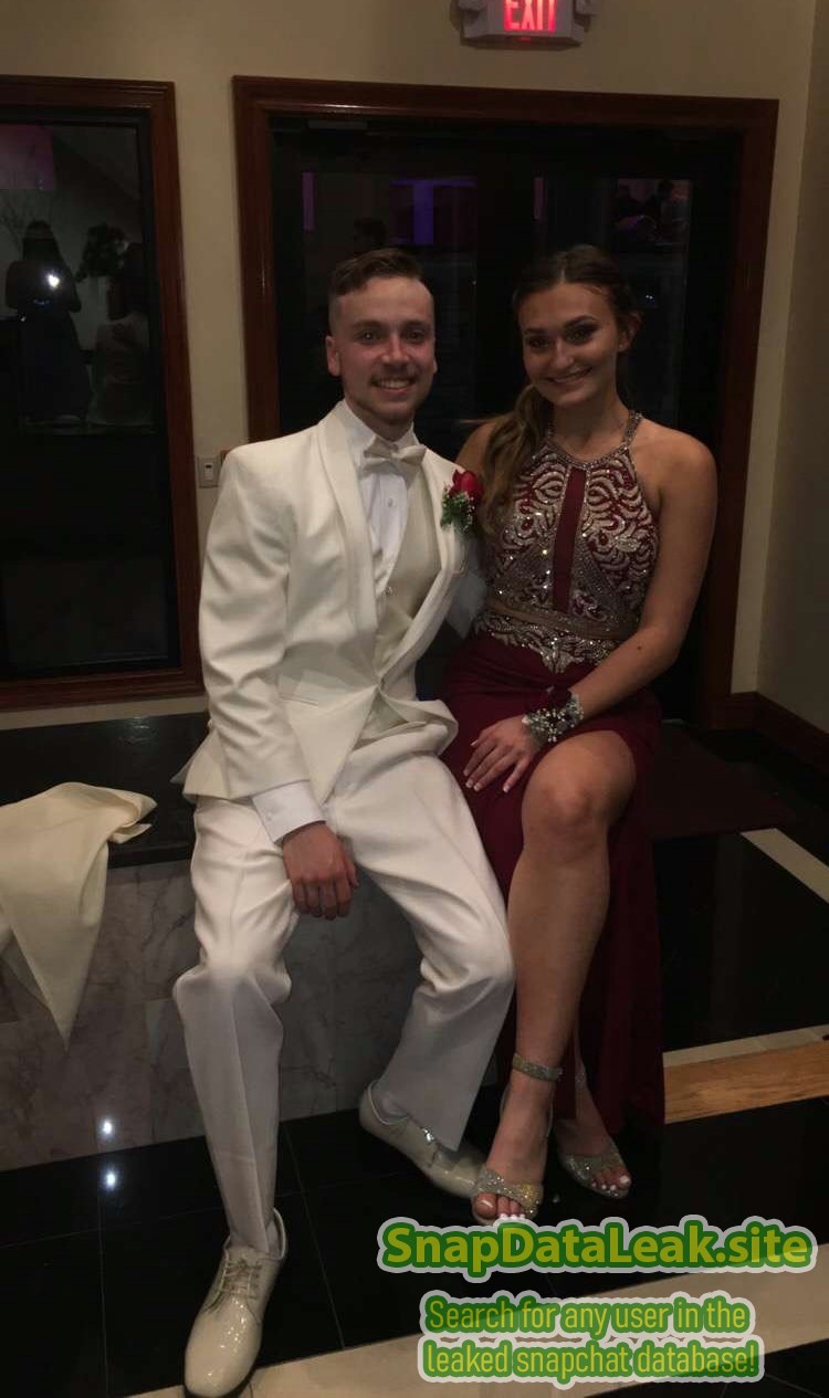 Hot blonde american Teen Exposed