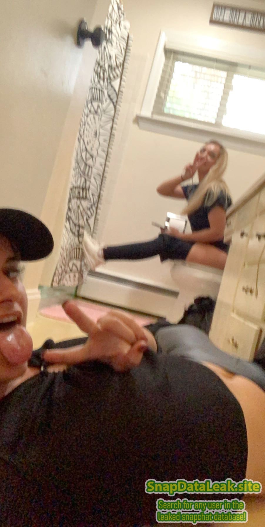 Hot blonde tiktok slut loves to show off