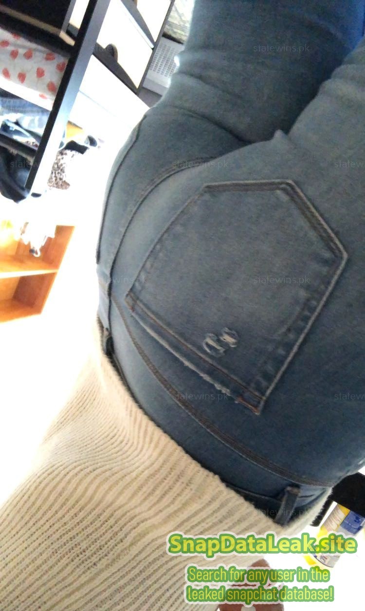 Small Teen showing off her body