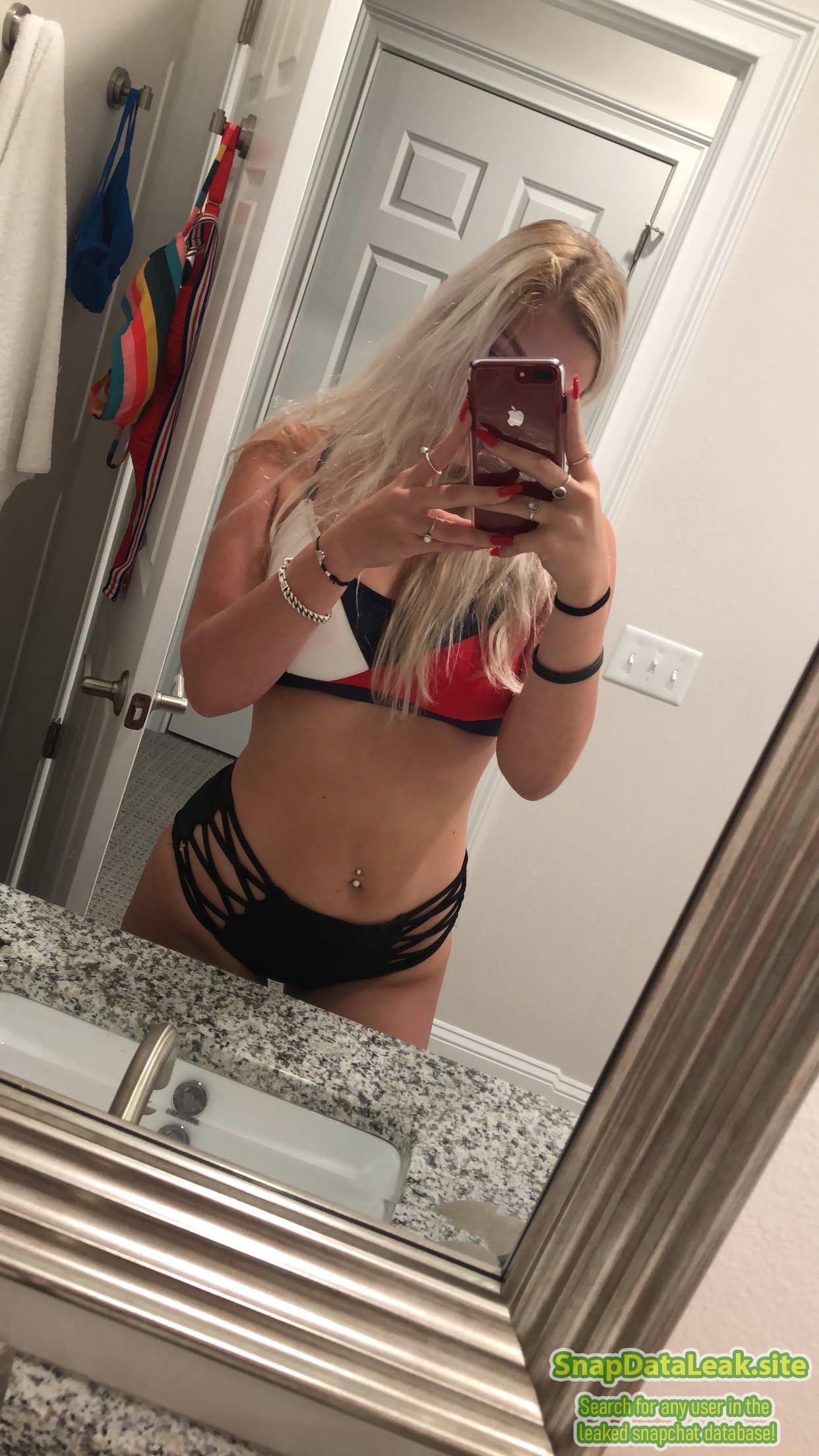 Blonde beach babe LEAKED NUDES