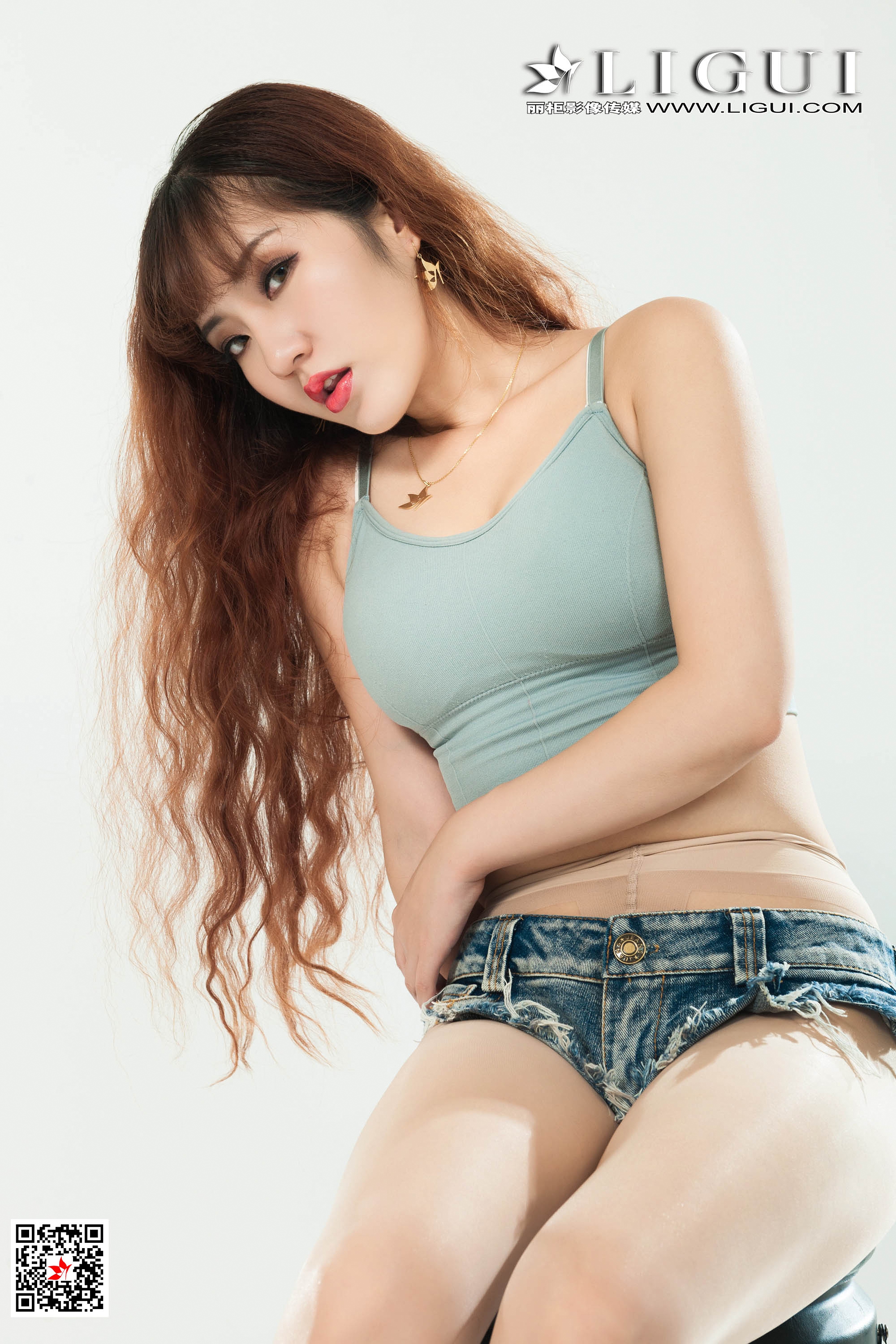 pretty lady dirty feet 171