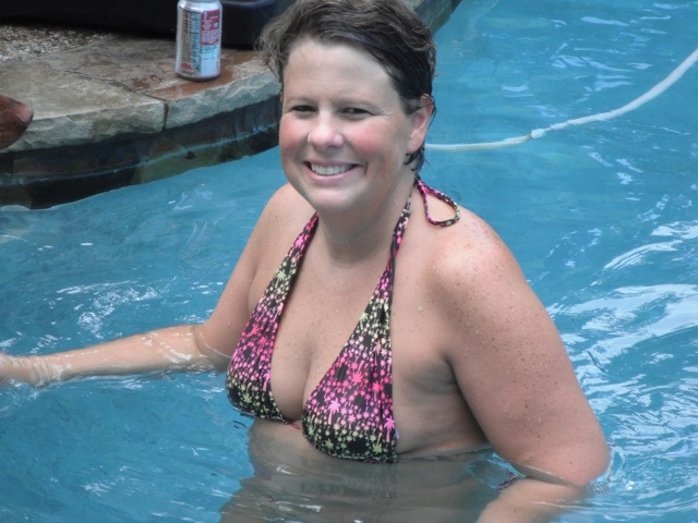 Laura Geldmier-Anderson, Flower Mound, Texas wife gets naked