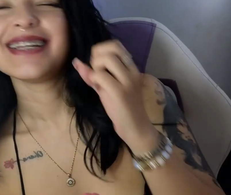 Hot Hot Hot Girl 102