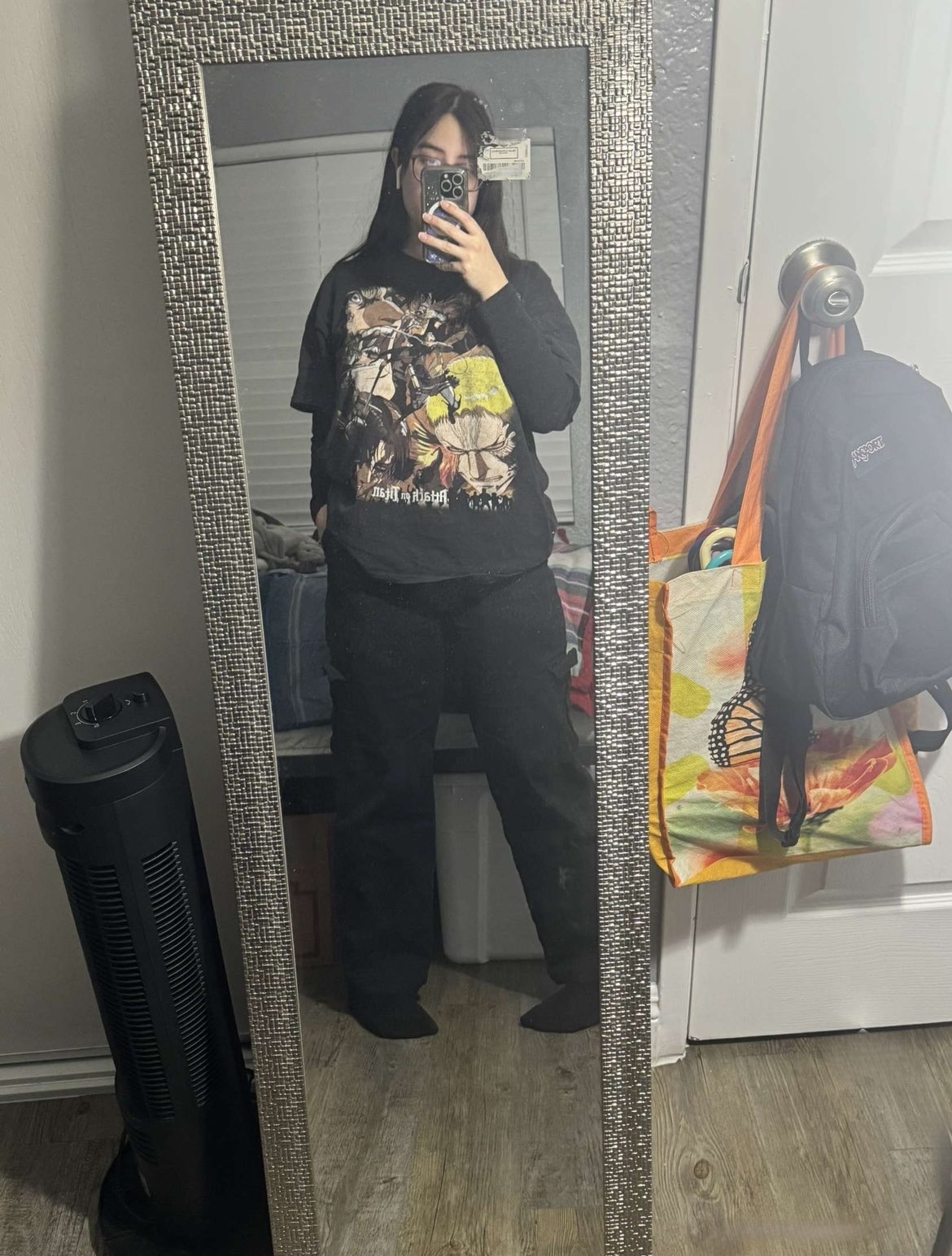 Webslut showing off her body