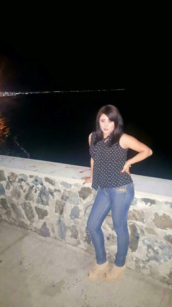 Luciendo bikini azul