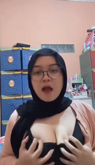 Hot Hot Hot Girl 104