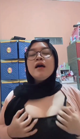 Hot Hot Hot Girl 104