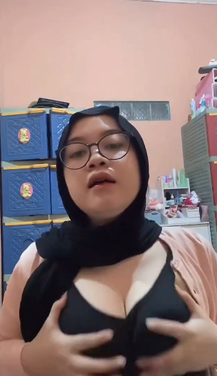 Hot Hot Hot Girl 104