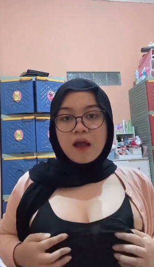 Hot Hot Hot Girl 104