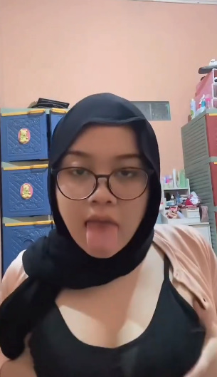 Hot Hot Hot Girl 104