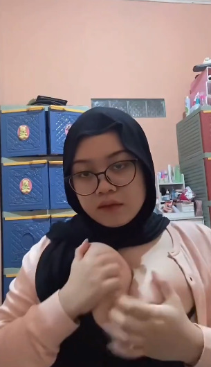 Hot Hot Hot Girl 104