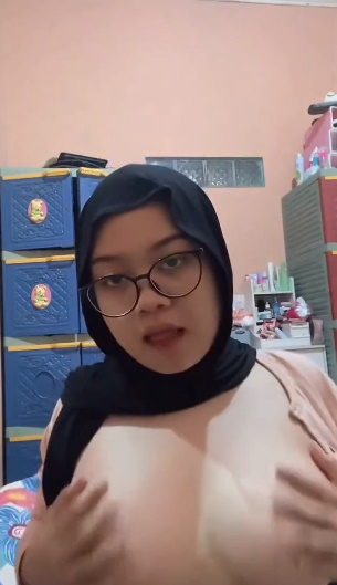 Hot Hot Hot Girl 104