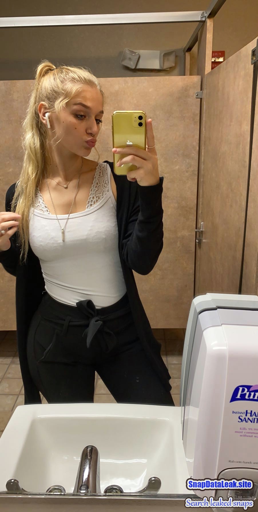 Hot college teen Exposed