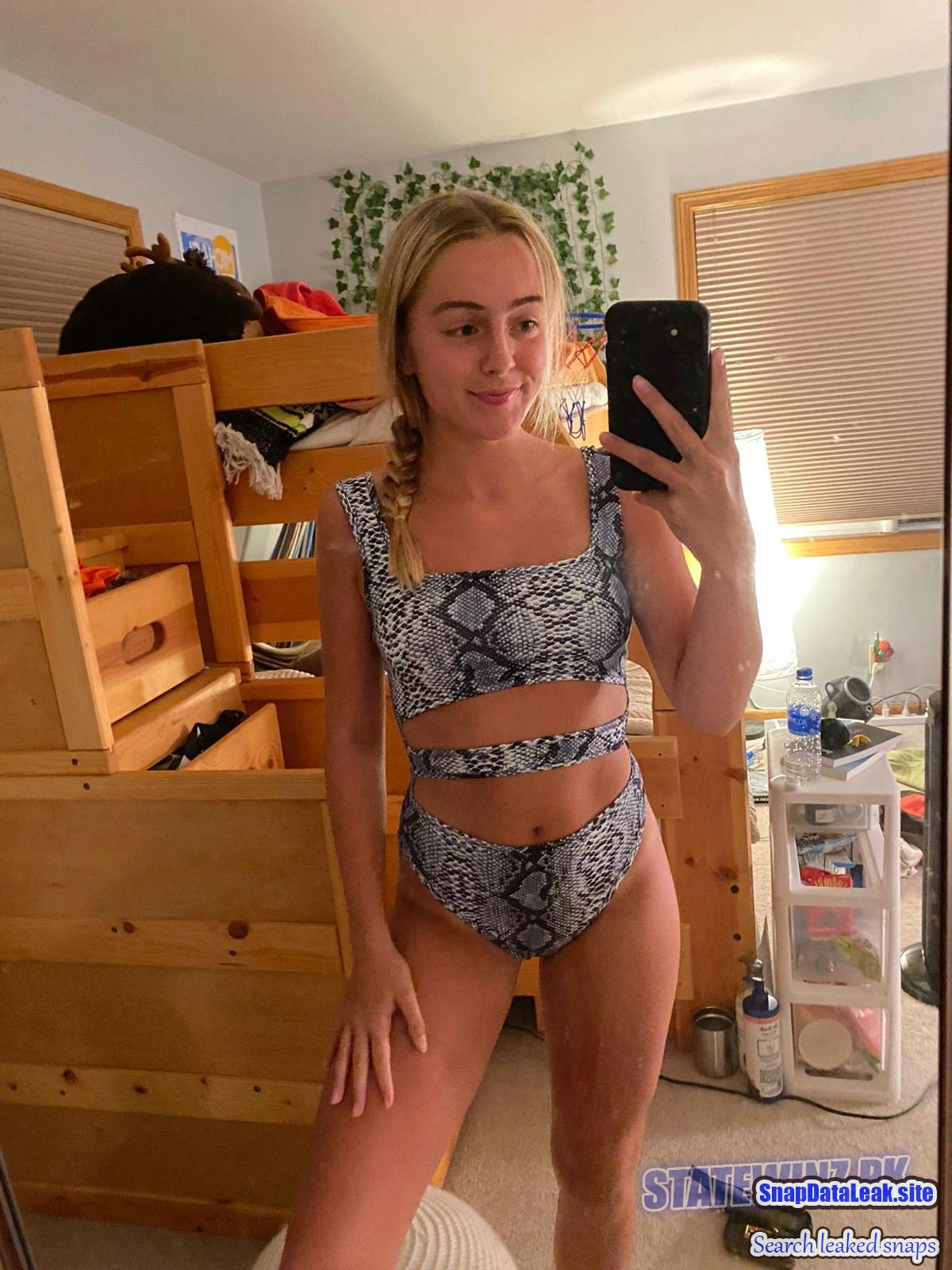 Hot blonde teen exposing on Snapchat