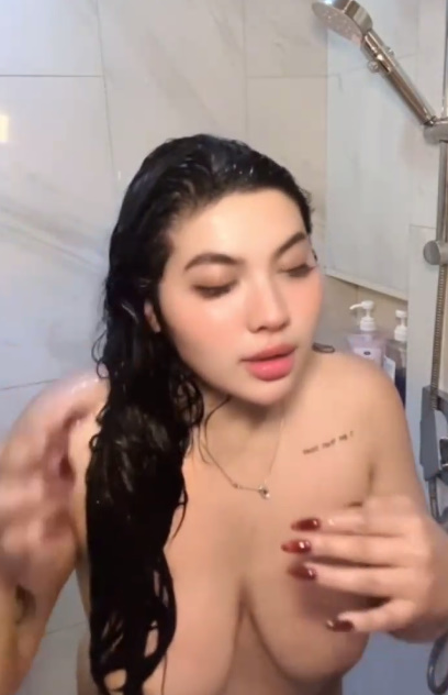 Hot Hot Hot Girl 107