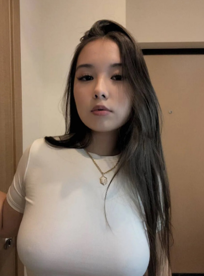 Hot Hot Hot Girl 109