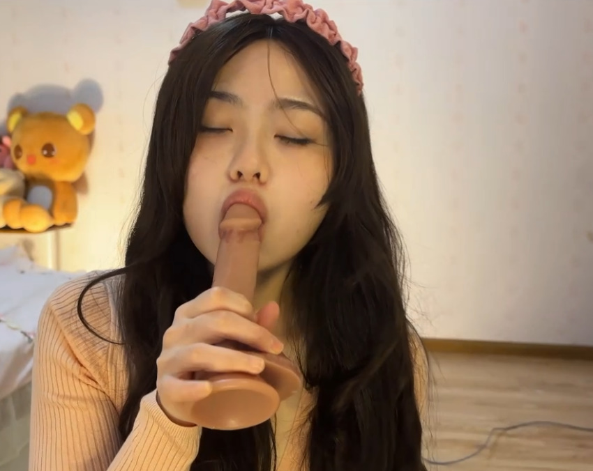 Hot Hot Hot Girl 110