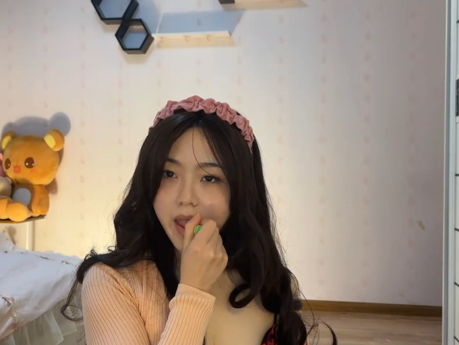 Hot Hot Hot Girl 110