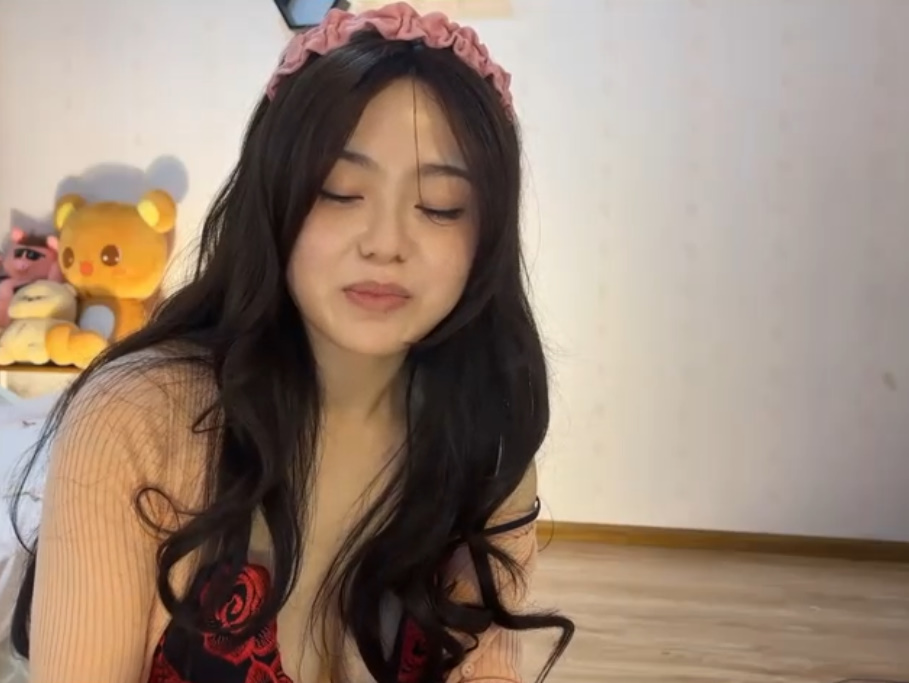 Hot Hot Hot Girl 111