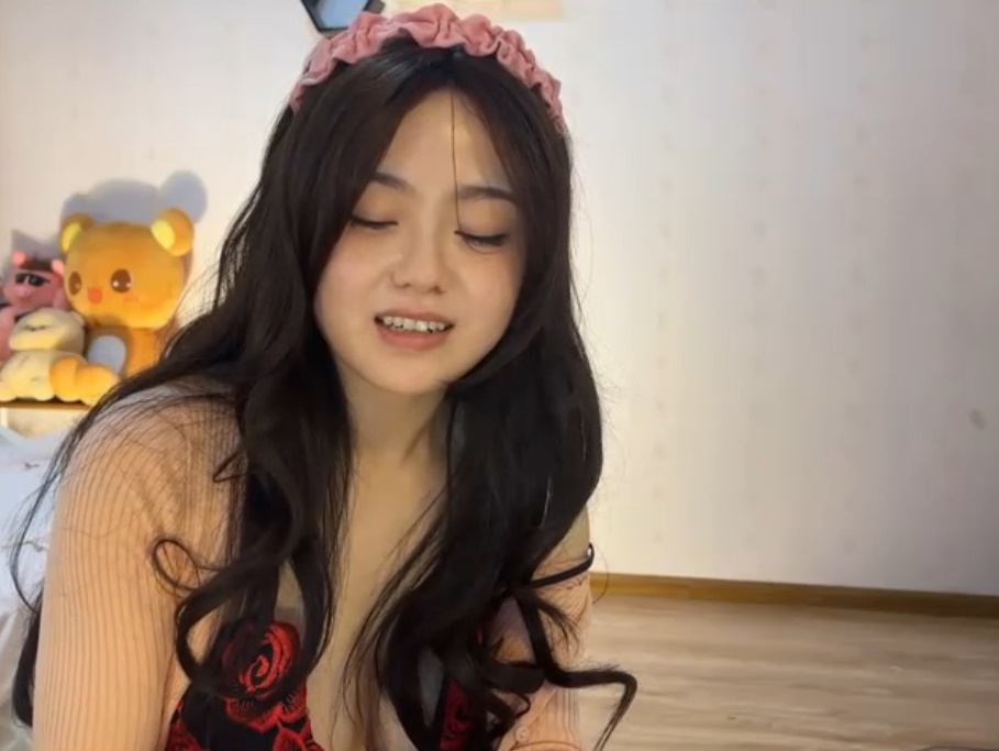 Hot Hot Hot Girl 111