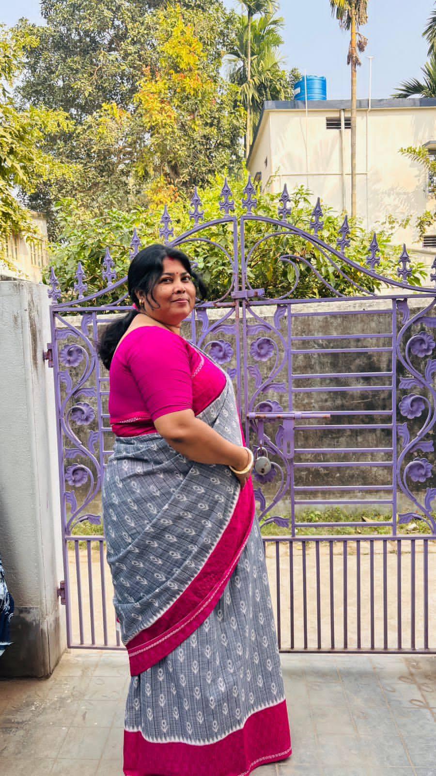 Desi boudi real lesbian couple