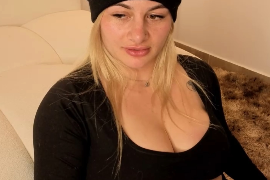 Hot Hot Hot Girl 112