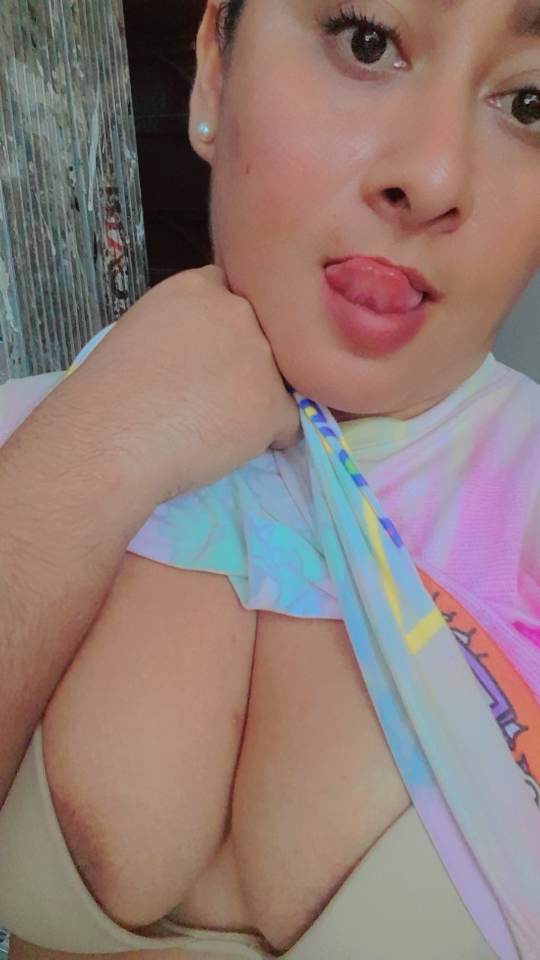 luciendo sexosa Tetas 36C de Michoacan