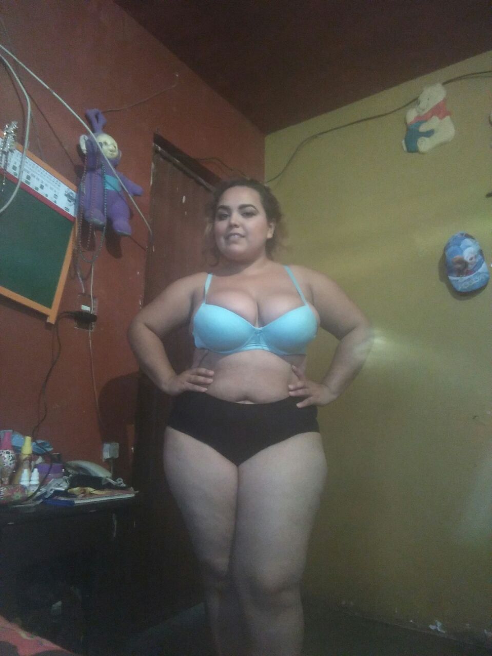 Una gordita tetona clásico bien cachonda