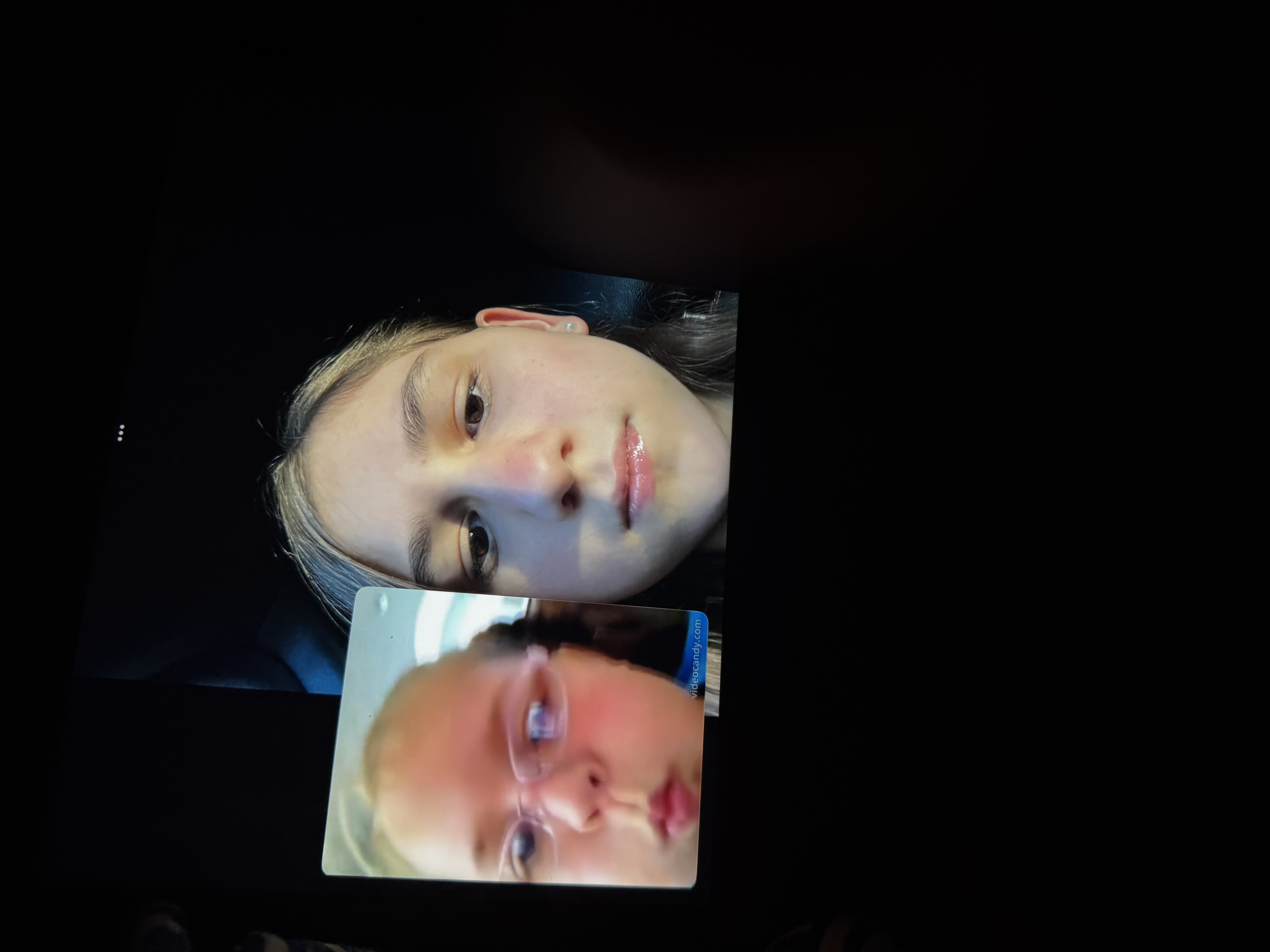 me at my bed jerking off to her and a puffing girl <3