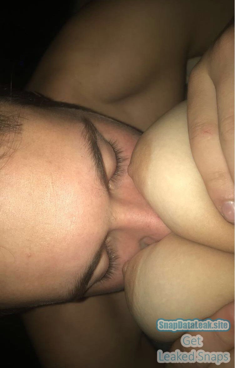 Stunning Girl (Leaked Snapchat)