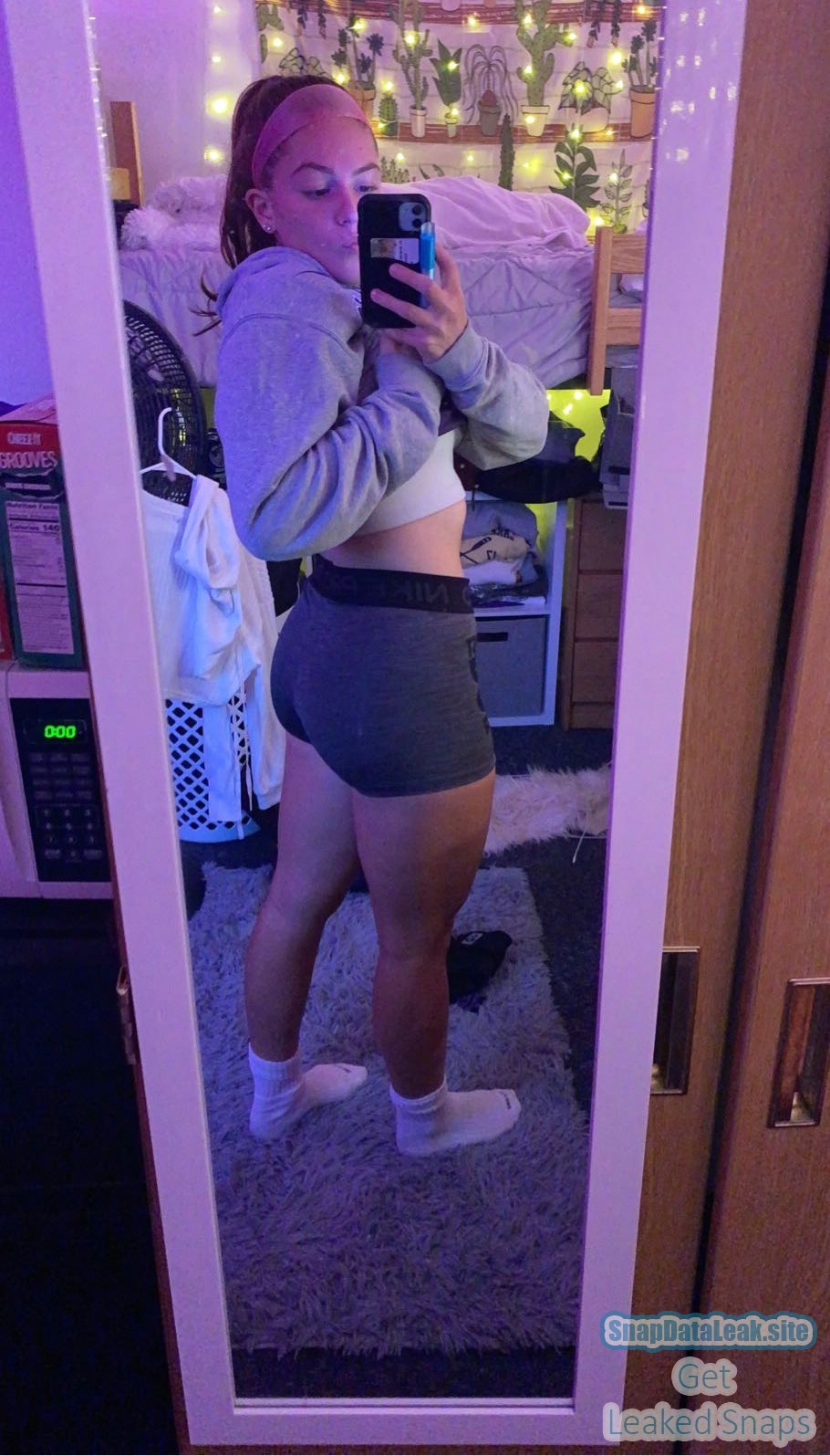 Barley Legal Red Headed Teen Exposed