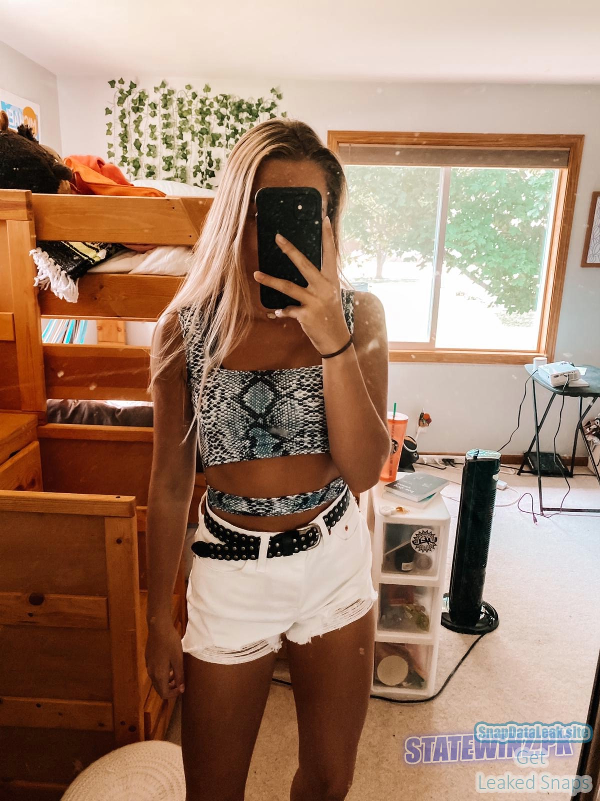 white college girl is a slut Snap Leak