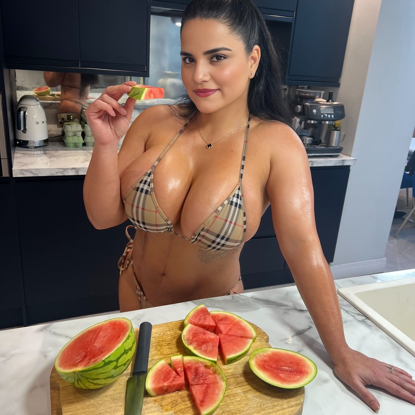 Amarjeet NRI Desi Indian bhabi show her Boobs