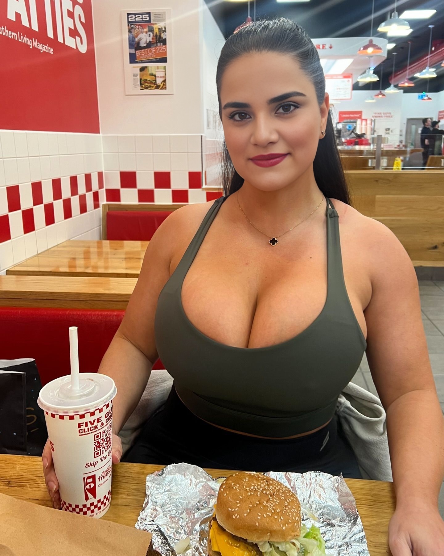 Amarjeet NRI Desi Indian bhabi show her Boobs