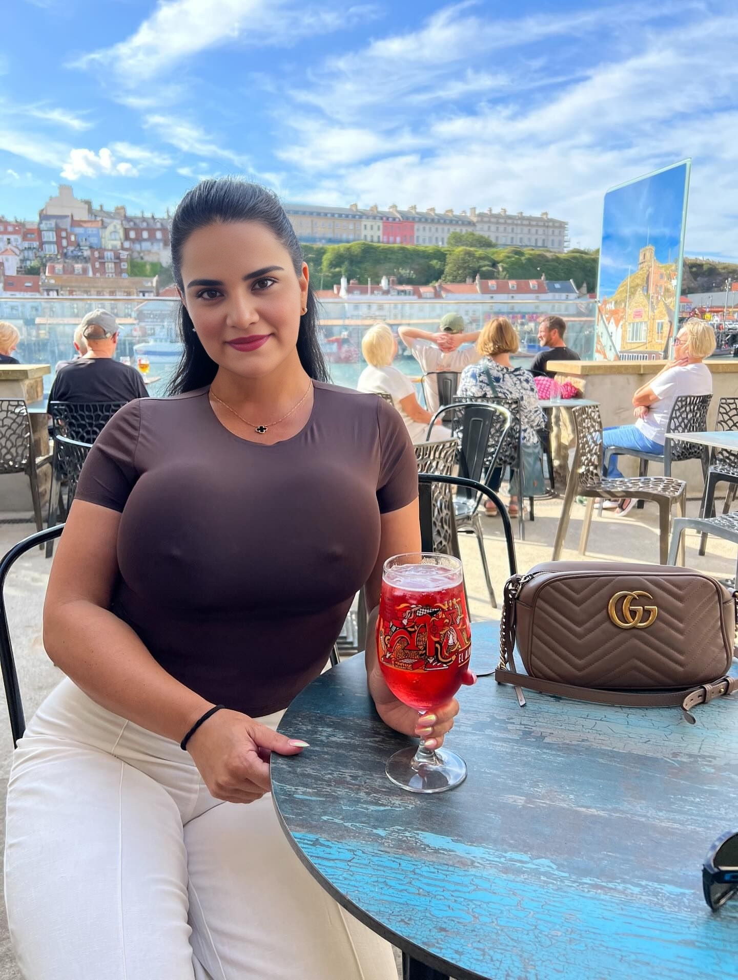 Amarjeet NRI Desi Indian bhabi show her Boobs