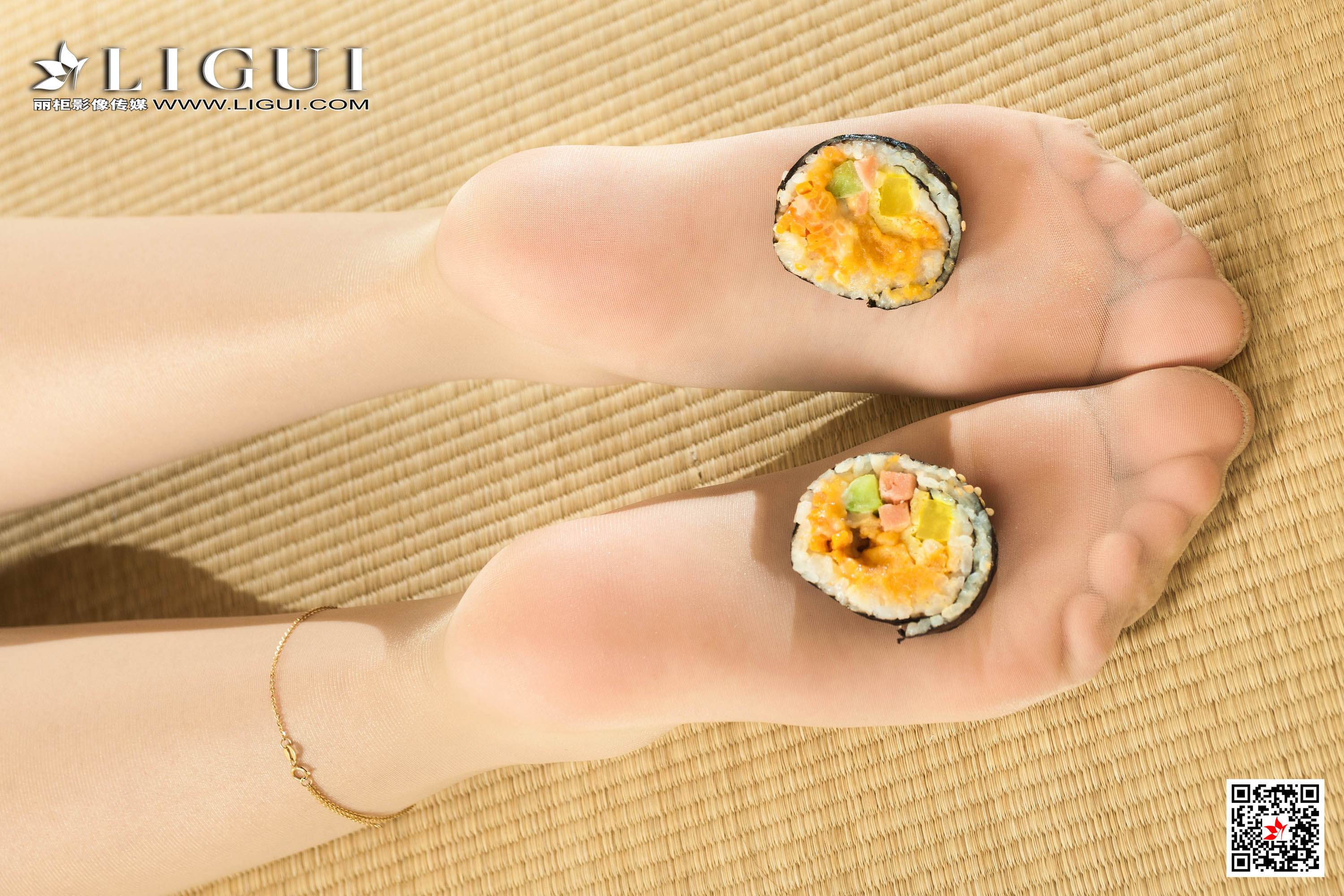 pretty lady dirty feet 179