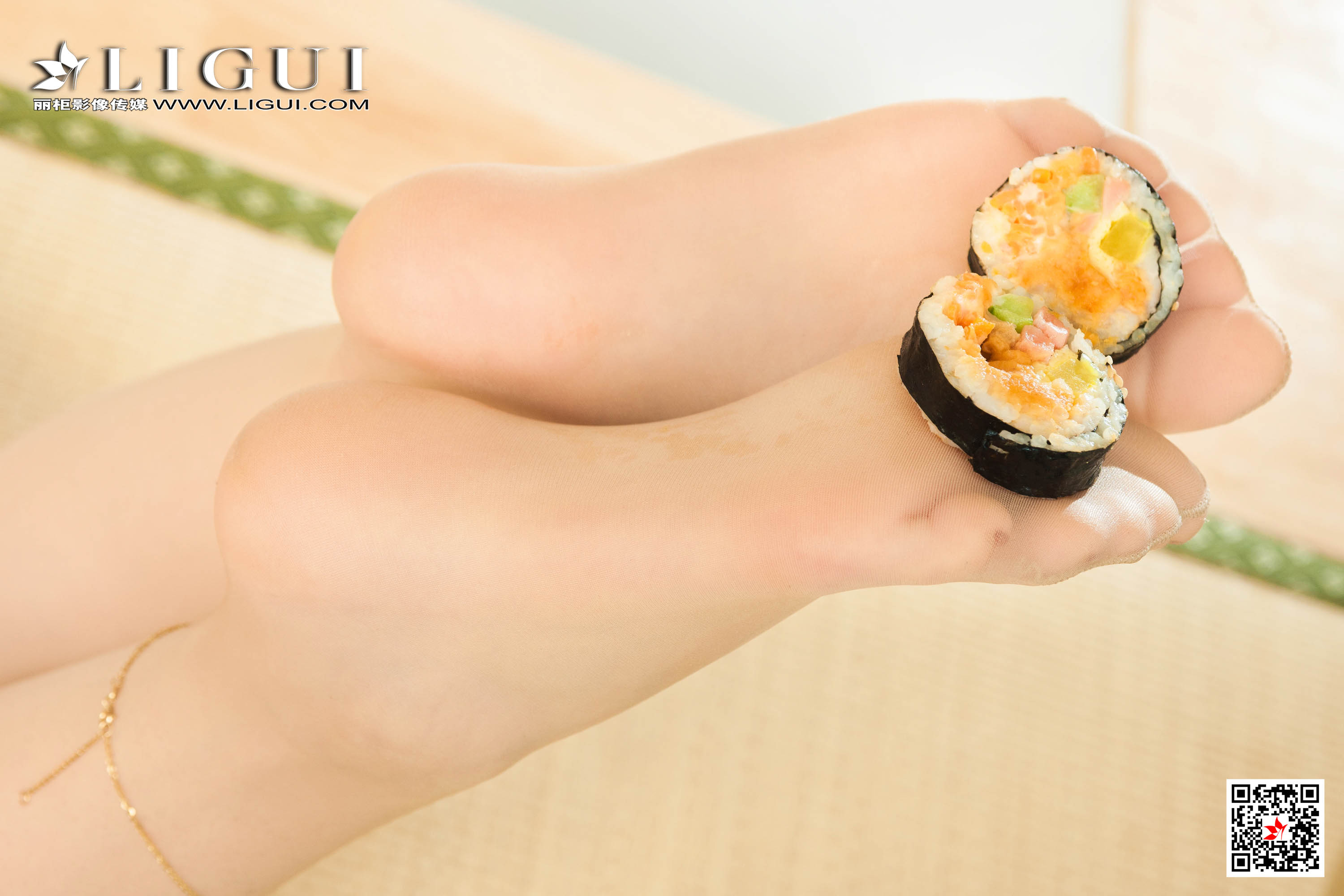 pretty lady dirty feet 179